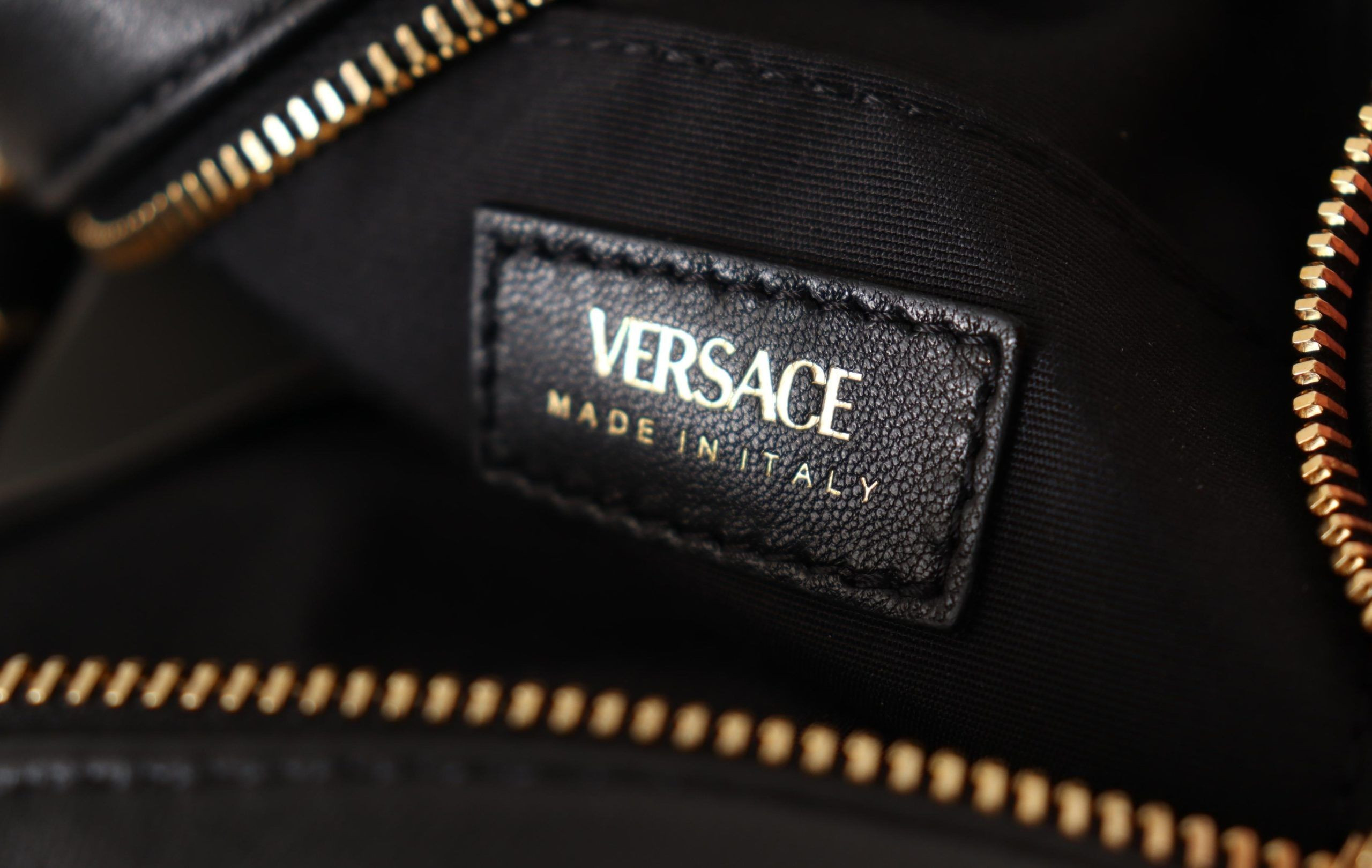 Сумка через плечо Versace Элегантная Круглая из кожи наппа