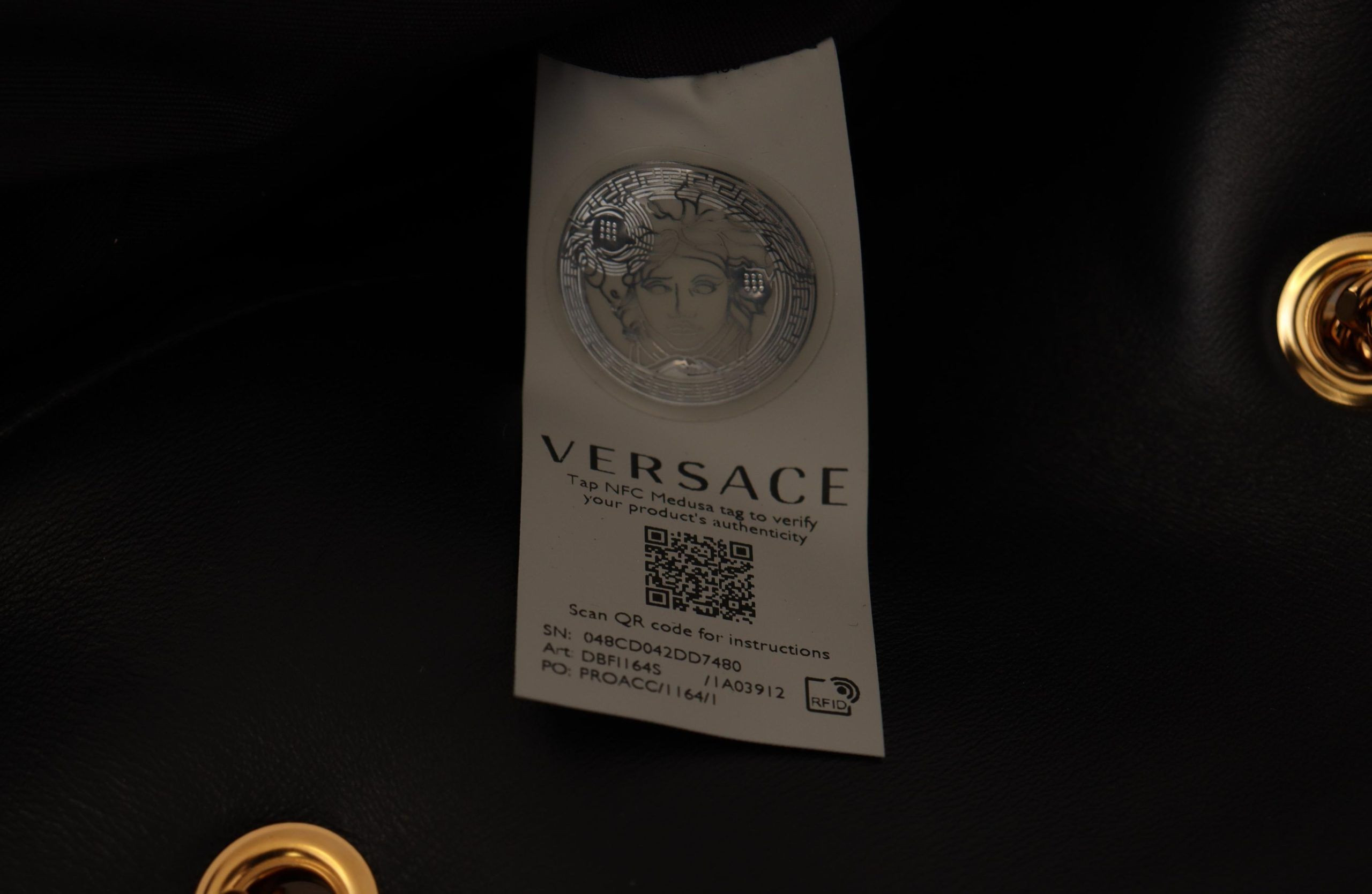 Versace yelka sumkasi