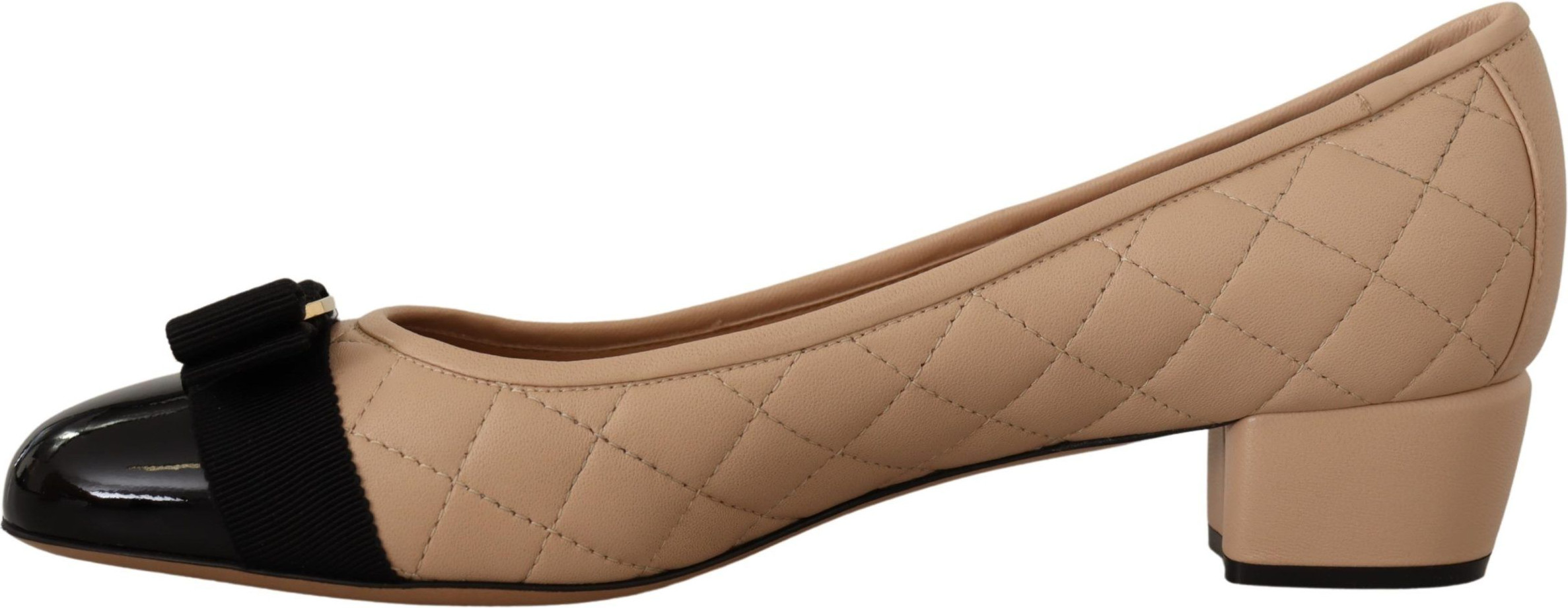 Pumps Salvatore Ferragamo Elegant Quilted Leather