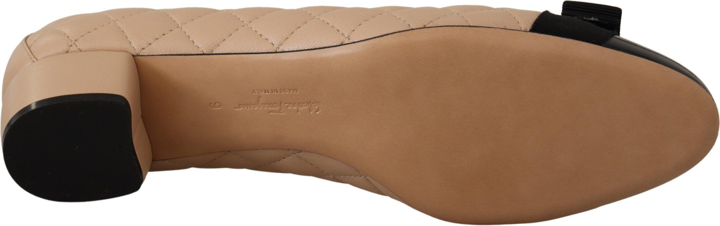 Pumps Salvatore Ferragamo Elegant Quilted Leather
