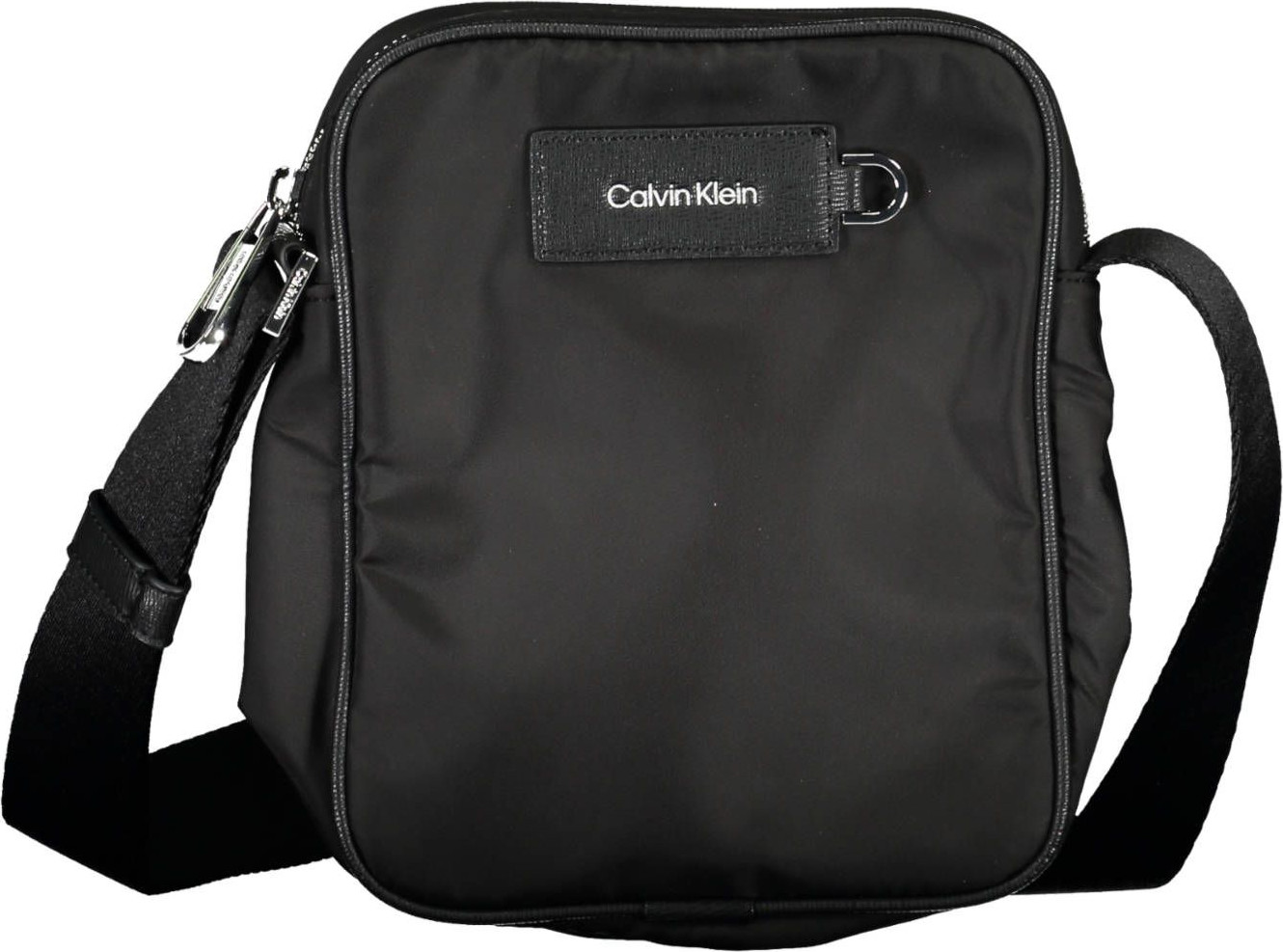 Calvin Klein yeng sumkasi