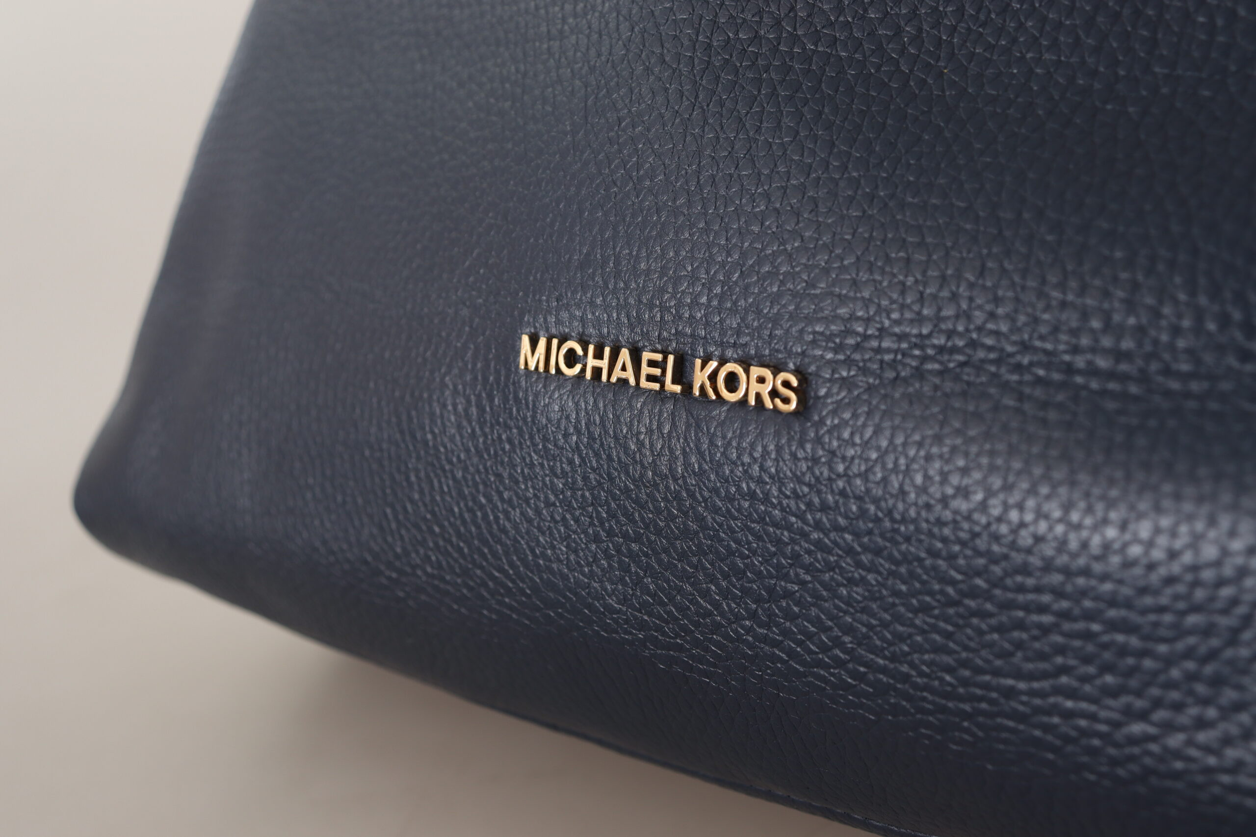 Michael Kors elchaga sumkasi MoviyCharmli Charmli Charmli