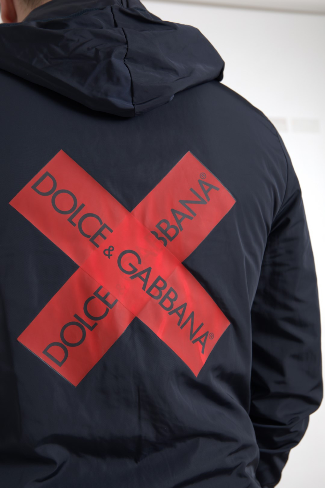 Dolce & Gabbana Moviy Kapyushonli Logotipli Polyester Liboslio Yangi Switer