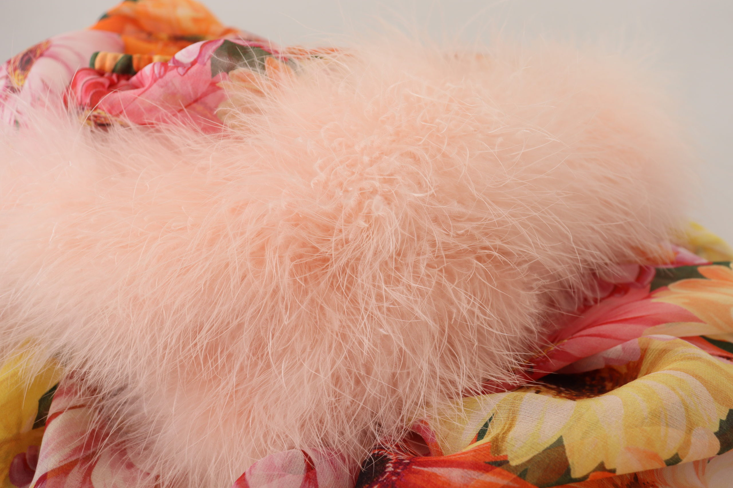 Dolce & Gabbana ning yuqori qismi multicolor gulli fer shearling bluzkasi
