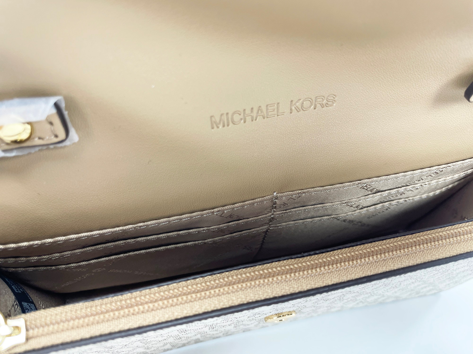 Michael Kors Jet Set Travel Crossbody sumkasi