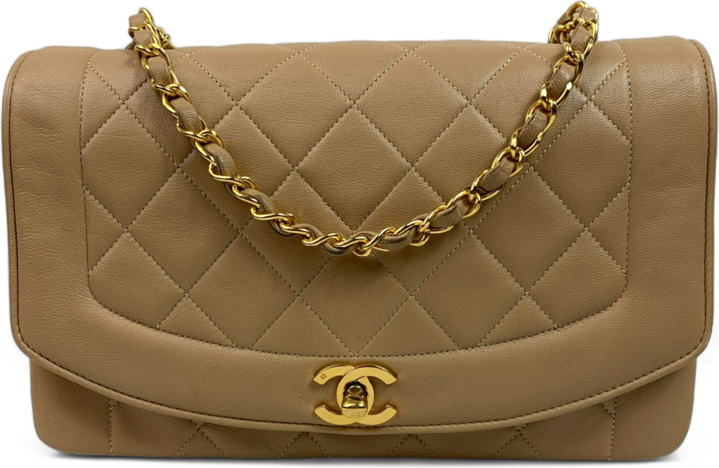 Handbag Chanel Diana Vintage Medium Classic Quilted Lambskin