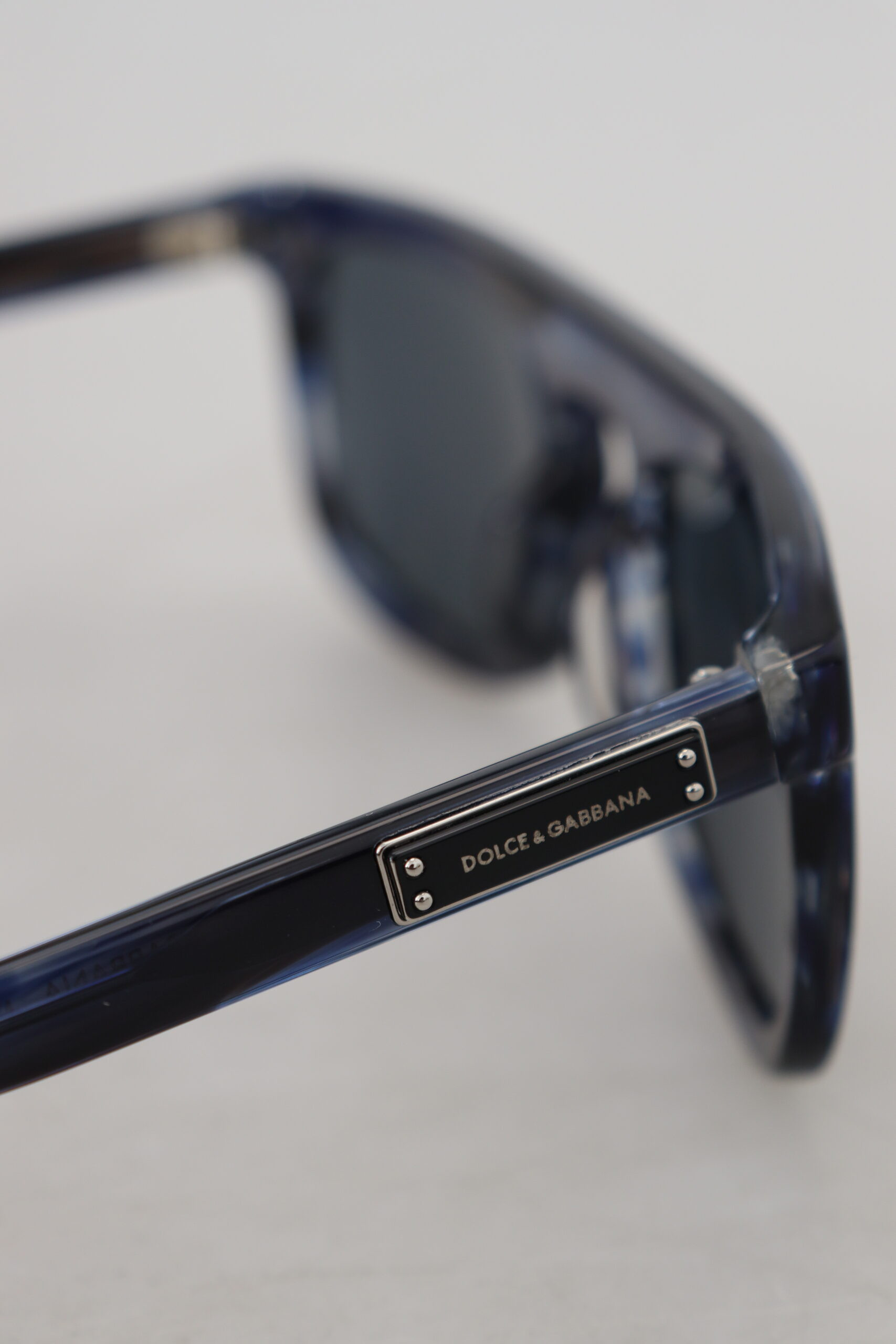 Dolce & Gabbana quyosh ko'zoynagi