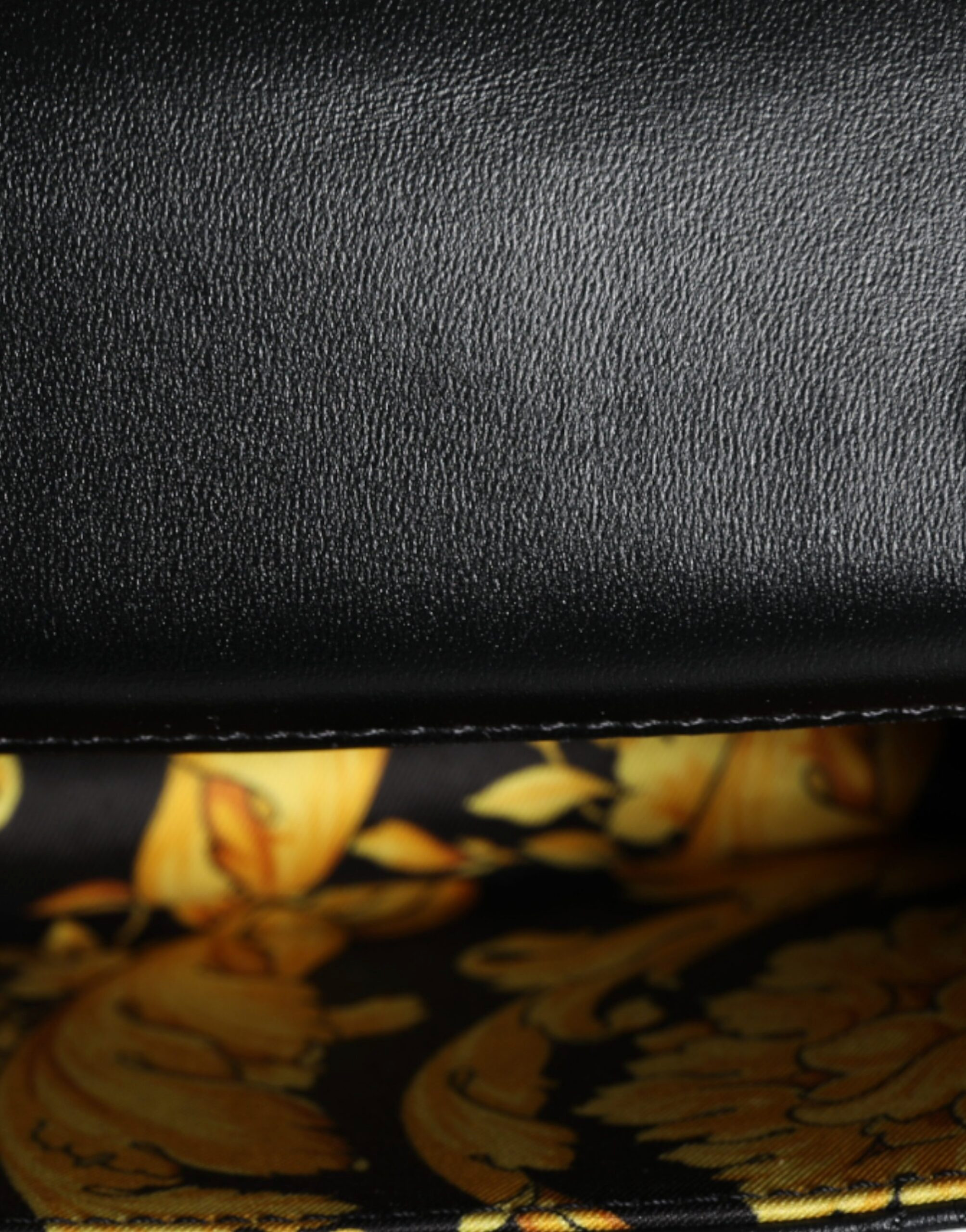 Crossbody sumkasi Versace