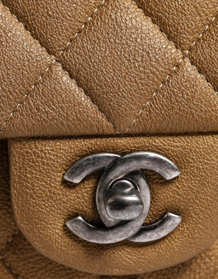 Сумка через плечо Chanel Темно-золотая Средняя Классическая Двойной клапан