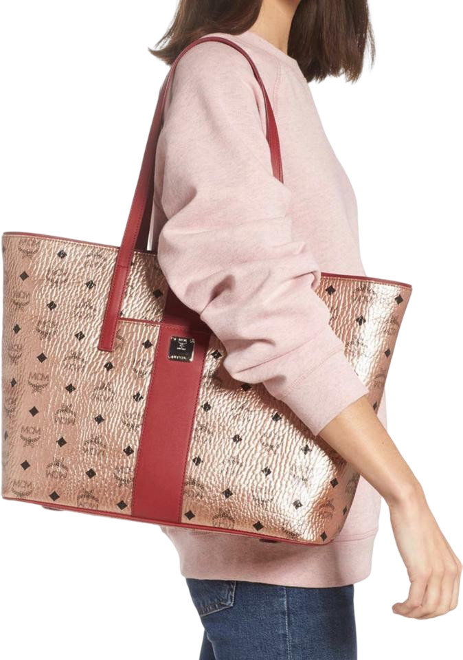 MCM Oltin Monogramli Visetos Kanvas Midi Tote Sumkasi