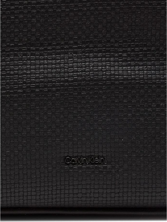 Calvin Klein sumkasi