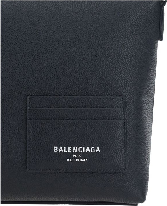 Balenciaga yeng sumkasi
