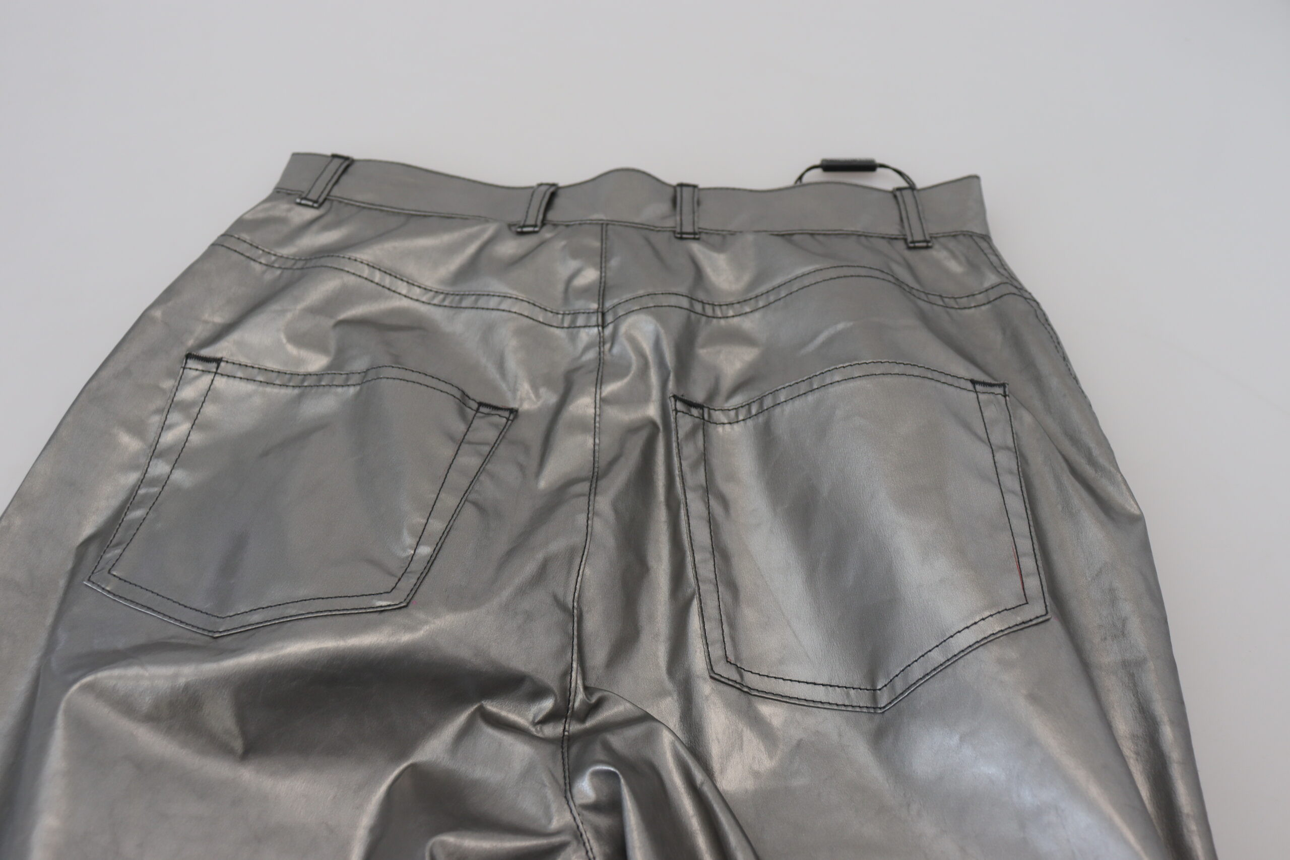 Dolce & Gabbana Metal kumush rangi baland belli tor shimlar
