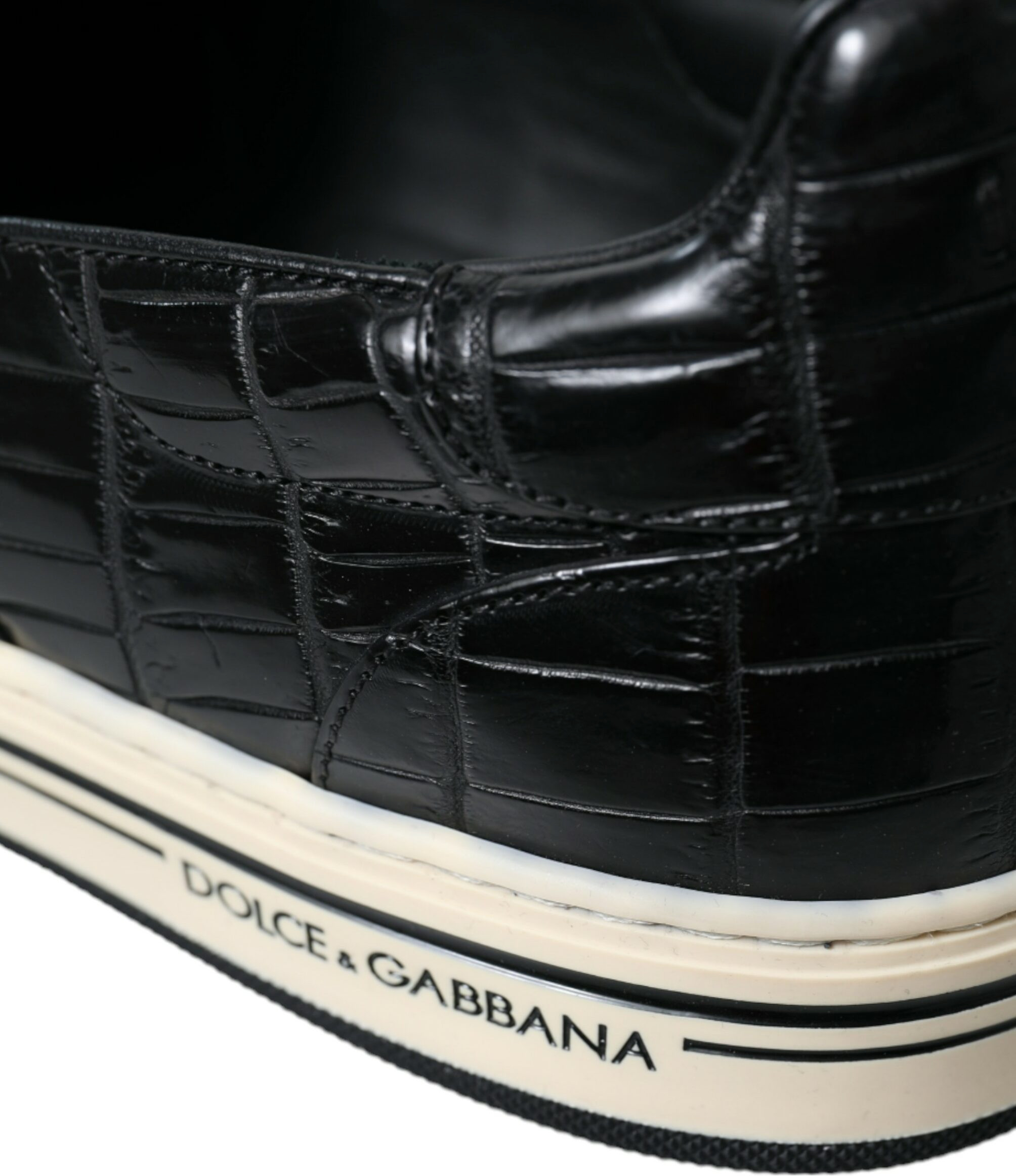 Кроссовки Dolce & Gabbana черные из экзотической кожи крокодила