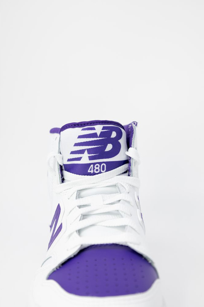 Фиолетовые кожаные спортивные кроссовки New Balance