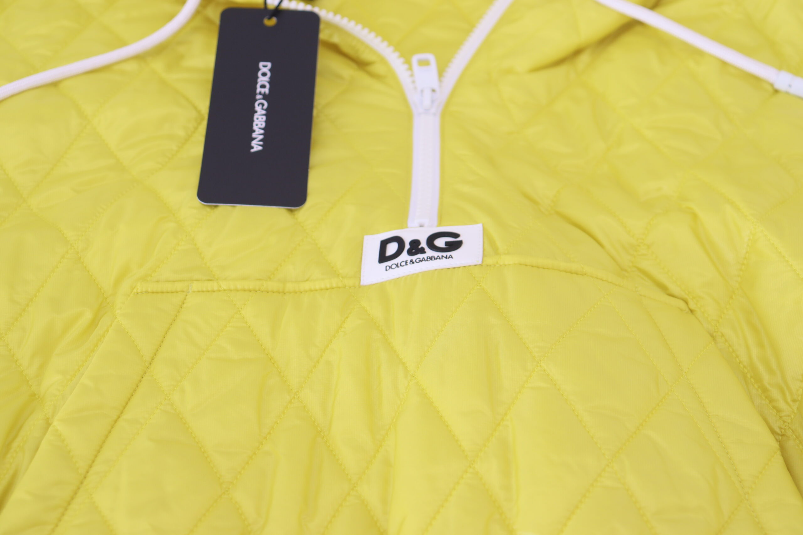 Dolce & Gabbana dan sari, kapyushonli, yumshoq ko'ylakli jaket