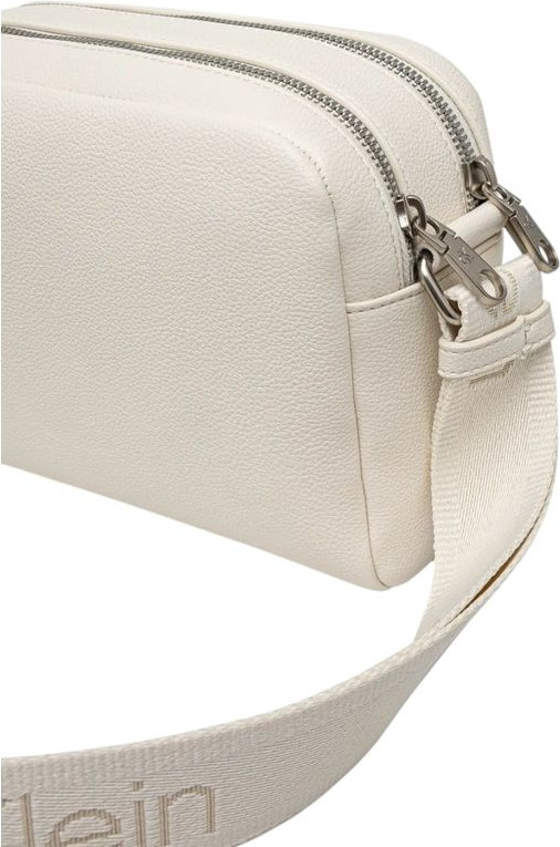 Calvin Klein sumkasi