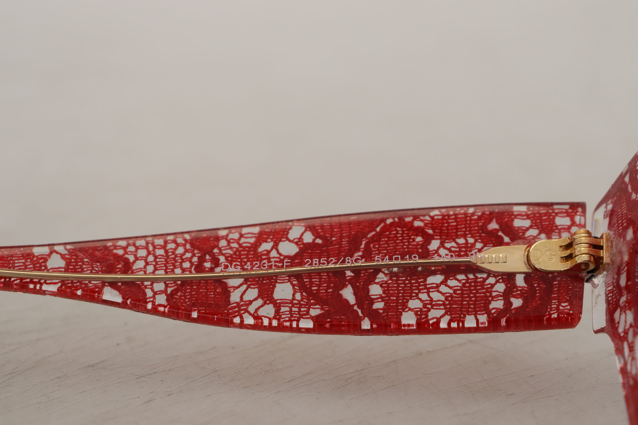 Dolce & Gabbana Qizil DG4231F Dantel Asetat To'rtburchak Quyosh Ko'zoynak