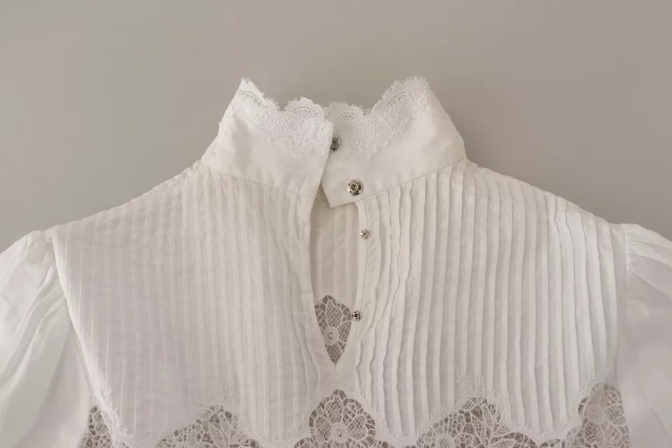 Oq paxta dantel detallar bilanTurtle Neck ko'ylak Dolce & Gabbana
