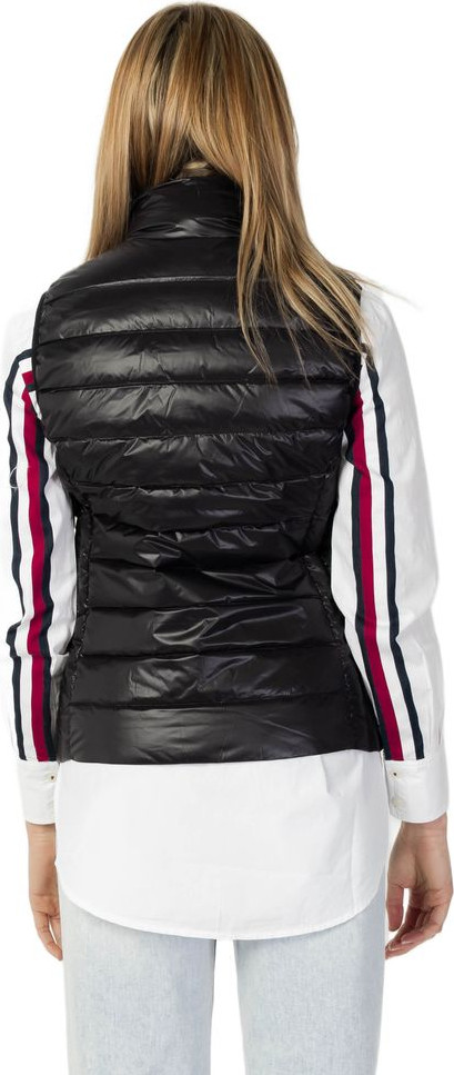 Armani Exchange yengsiz kurtkasi