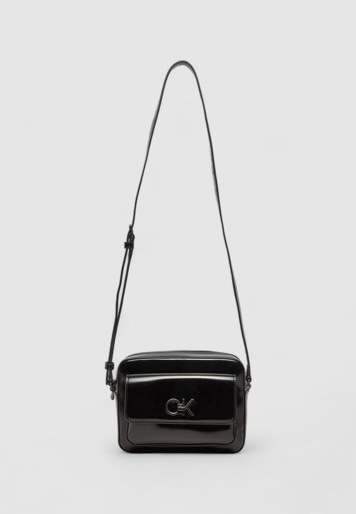 Calvin Klein sumkasi