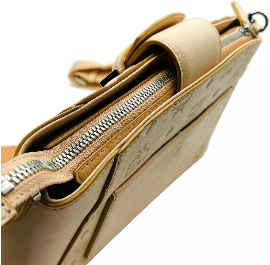 MCM Essential Tote Crossbody sumkasi