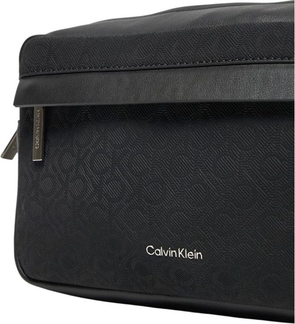 Calvin Klein qora polietilen sumkasi, sayohat uchun
