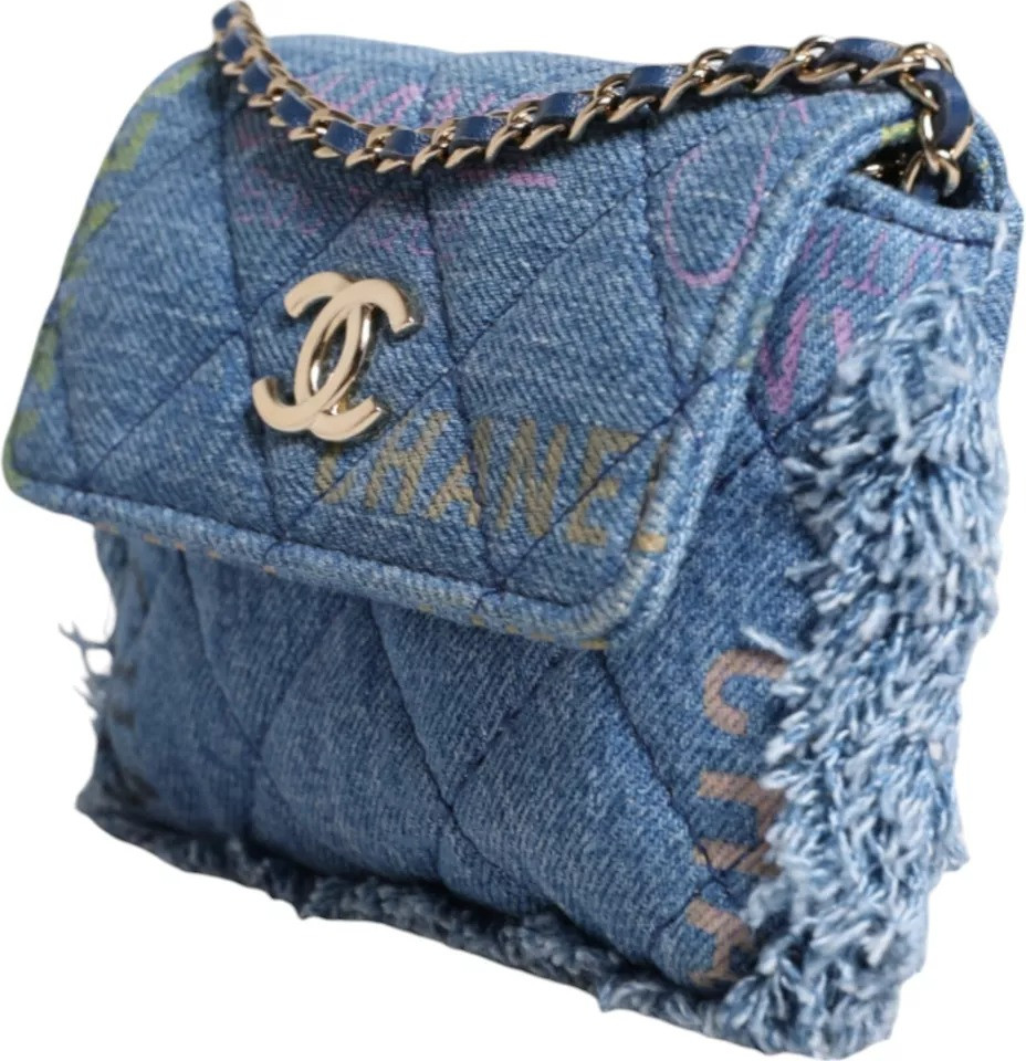 Сумка через плечо Chanel с принтом Micro Logo и бахромой