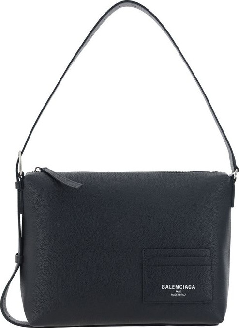 Balenciaga yagona sumkasi