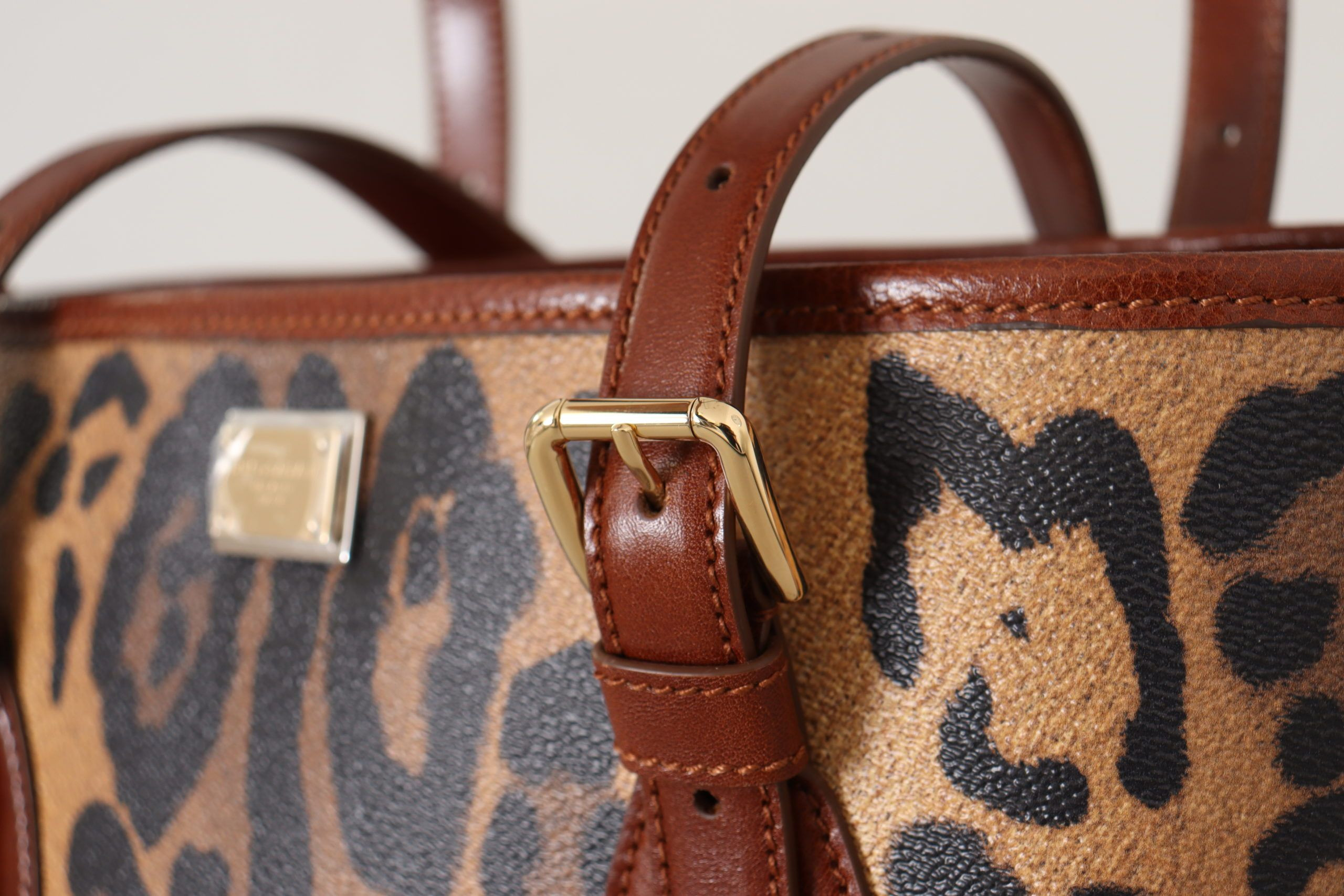 Dolce & Gabbana sumkasi