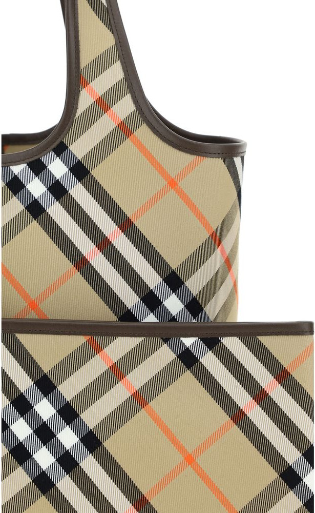 Burberry yeng sumkasi