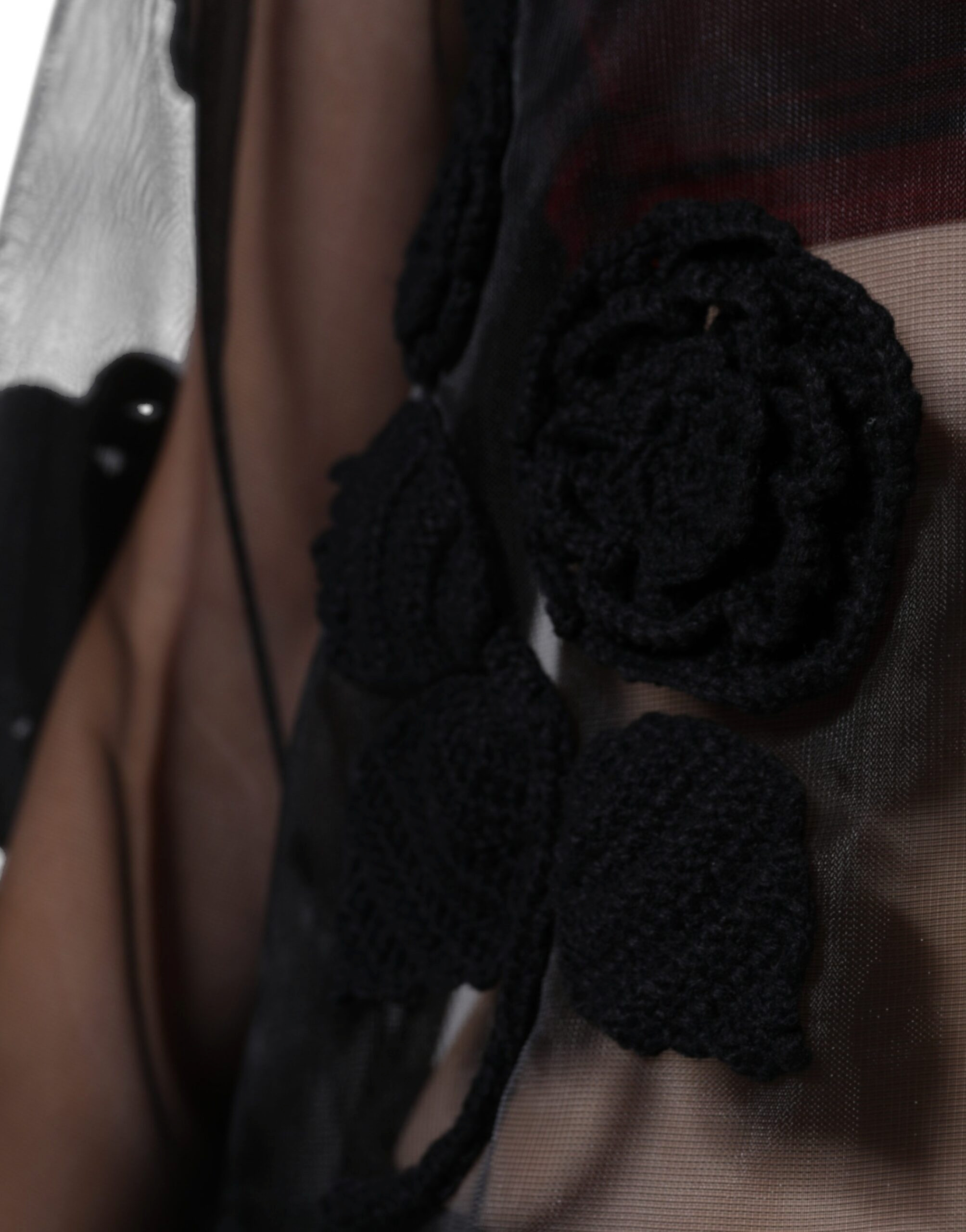 Dolce & Gabbana dan qora ipakli gulli shaffof bluzka