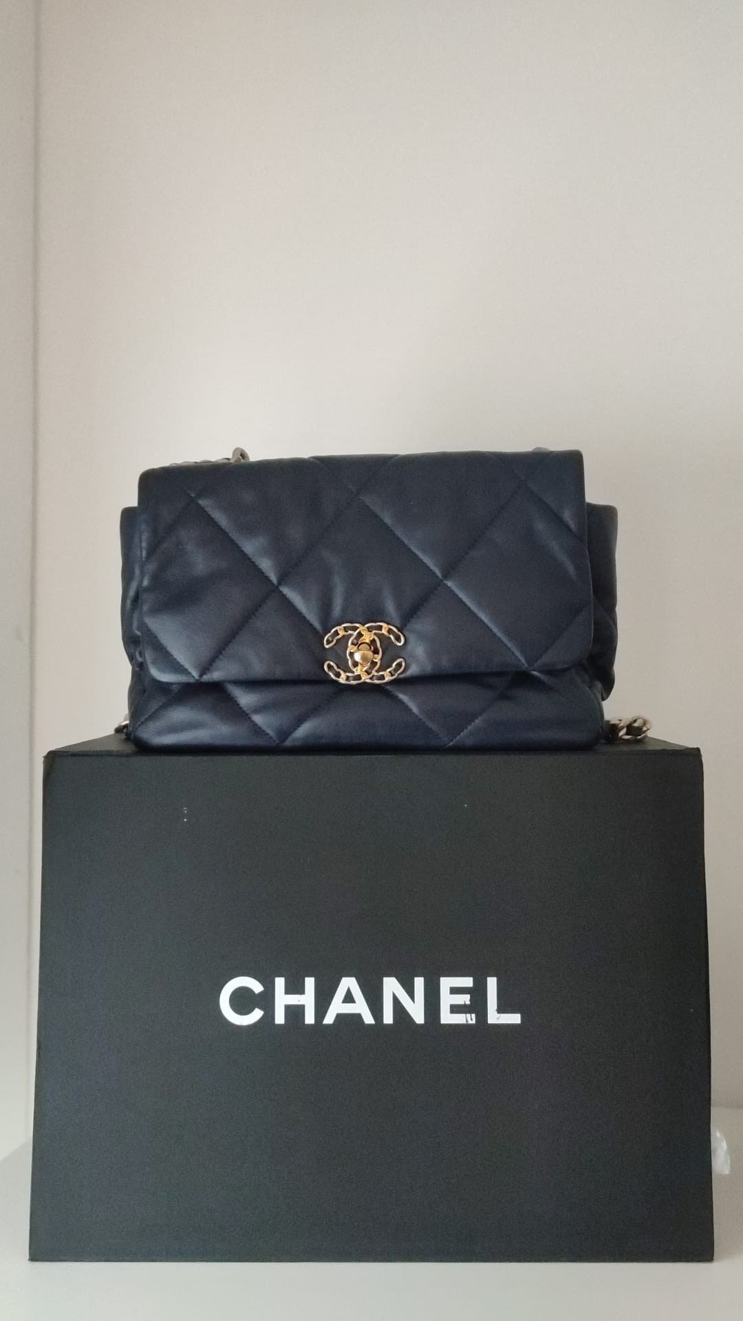 Chanel Moviy Charmli Teri Yelkada/Ko'l Chantasi (Katta)