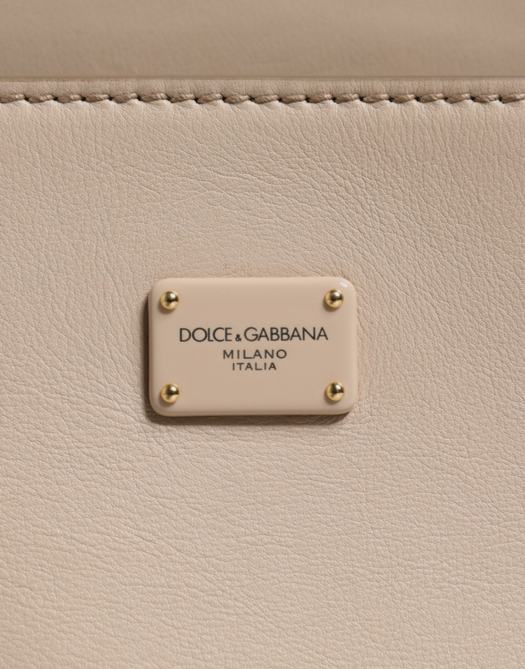 Сумка через плечо Dolce & Gabbana Бежевая с лакированной накладкой и кожаным верхом с ручкой