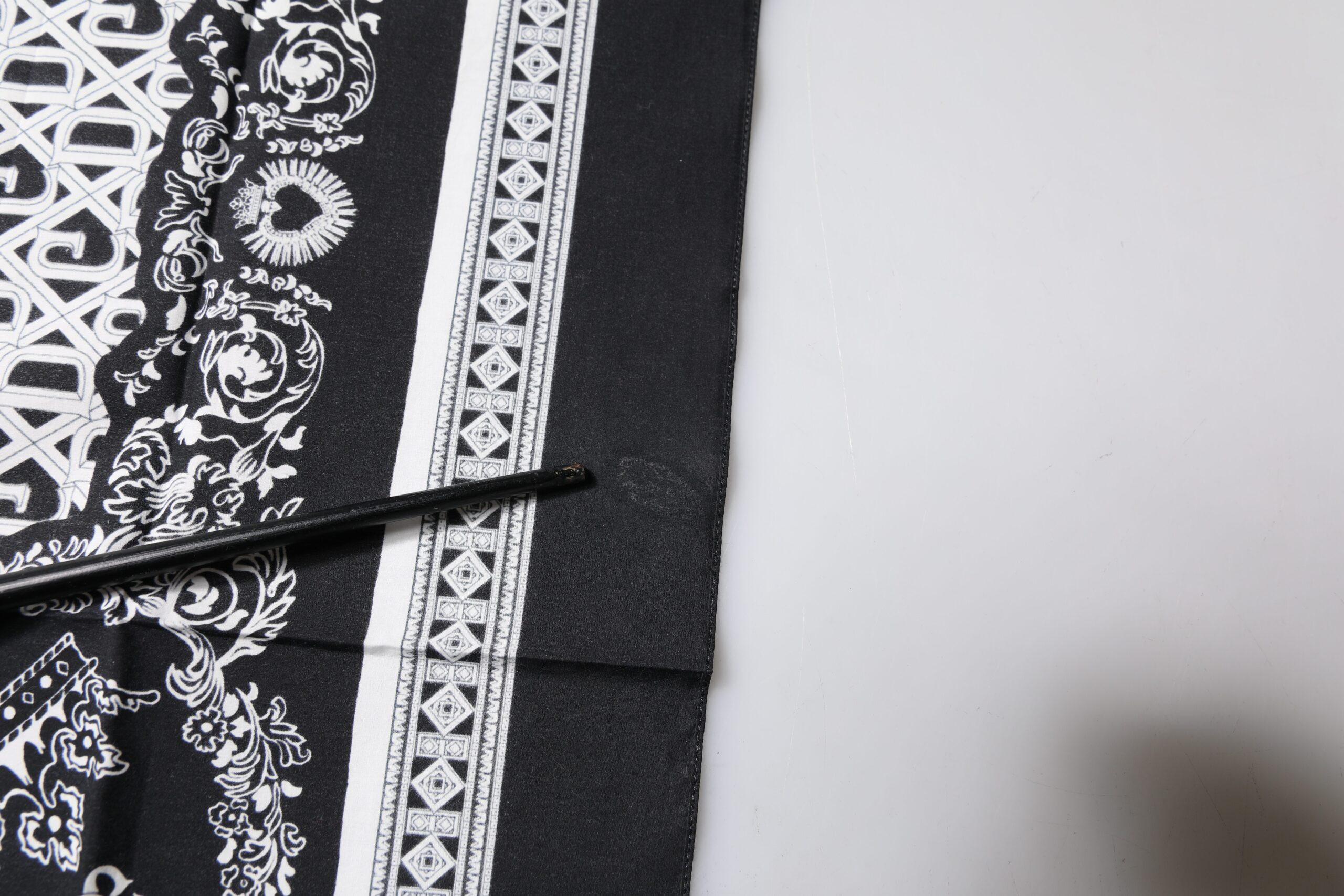 Dolce & Gabbana Logotipli Monogram Epsom Salfigich Sherf Qora