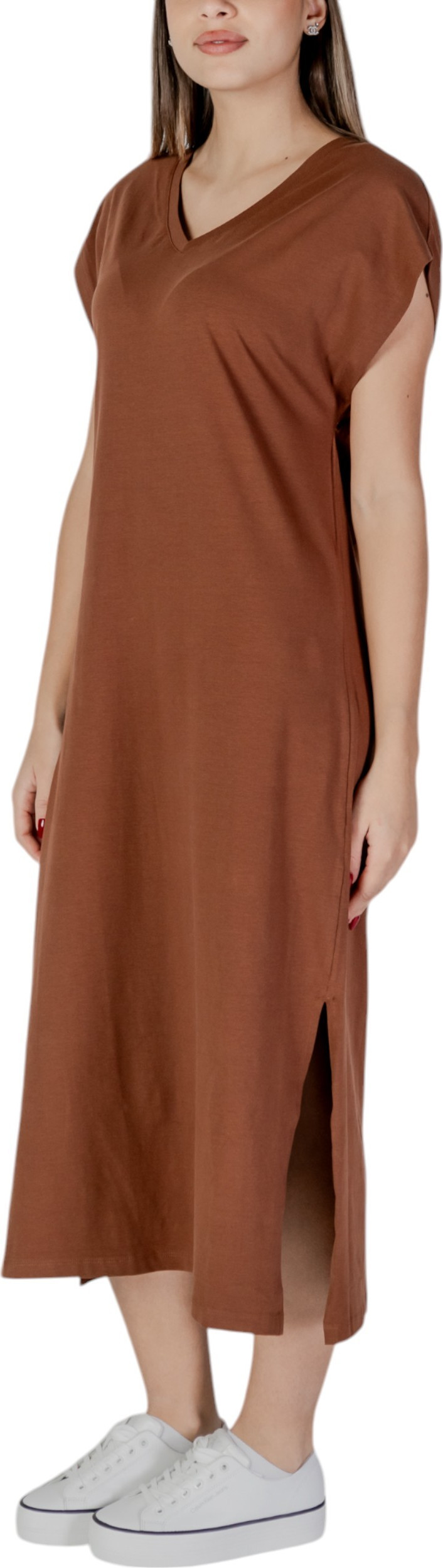 Dresses b.young
