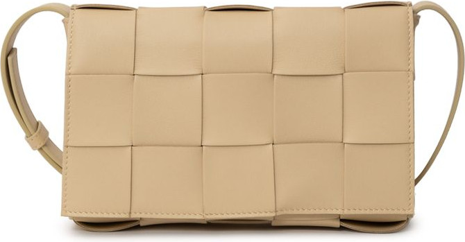 Bottega Veneta sumkasi