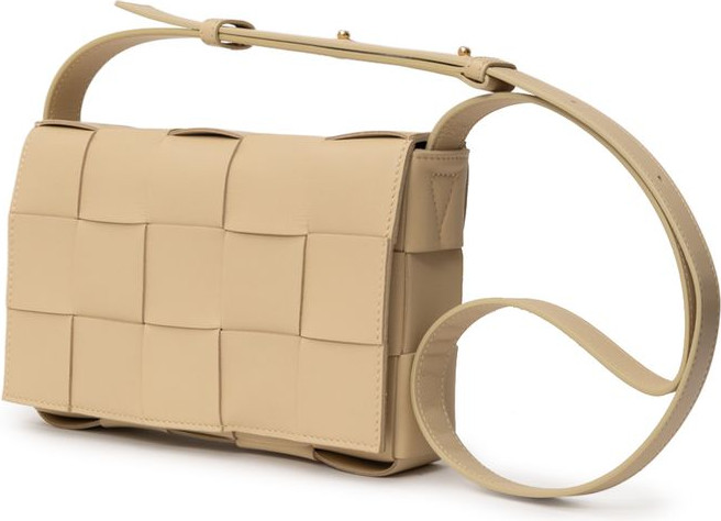 Bottega Veneta sumkasi