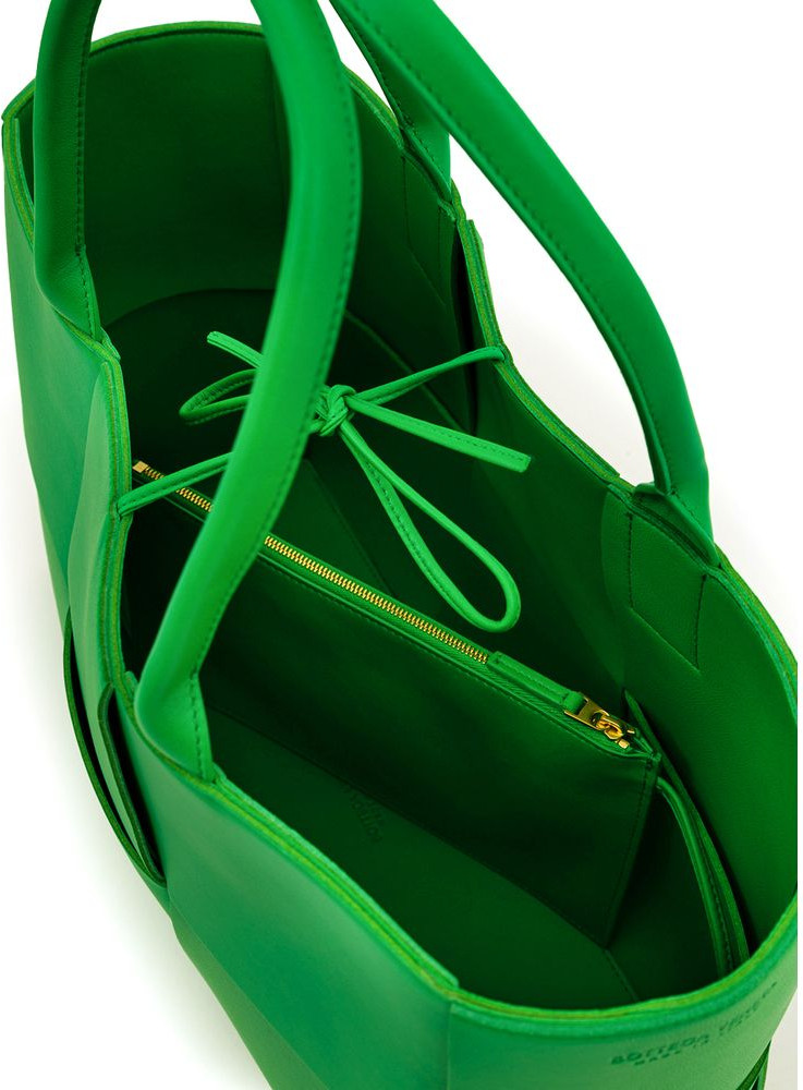 Handbag Bottega Veneta Arco Tote