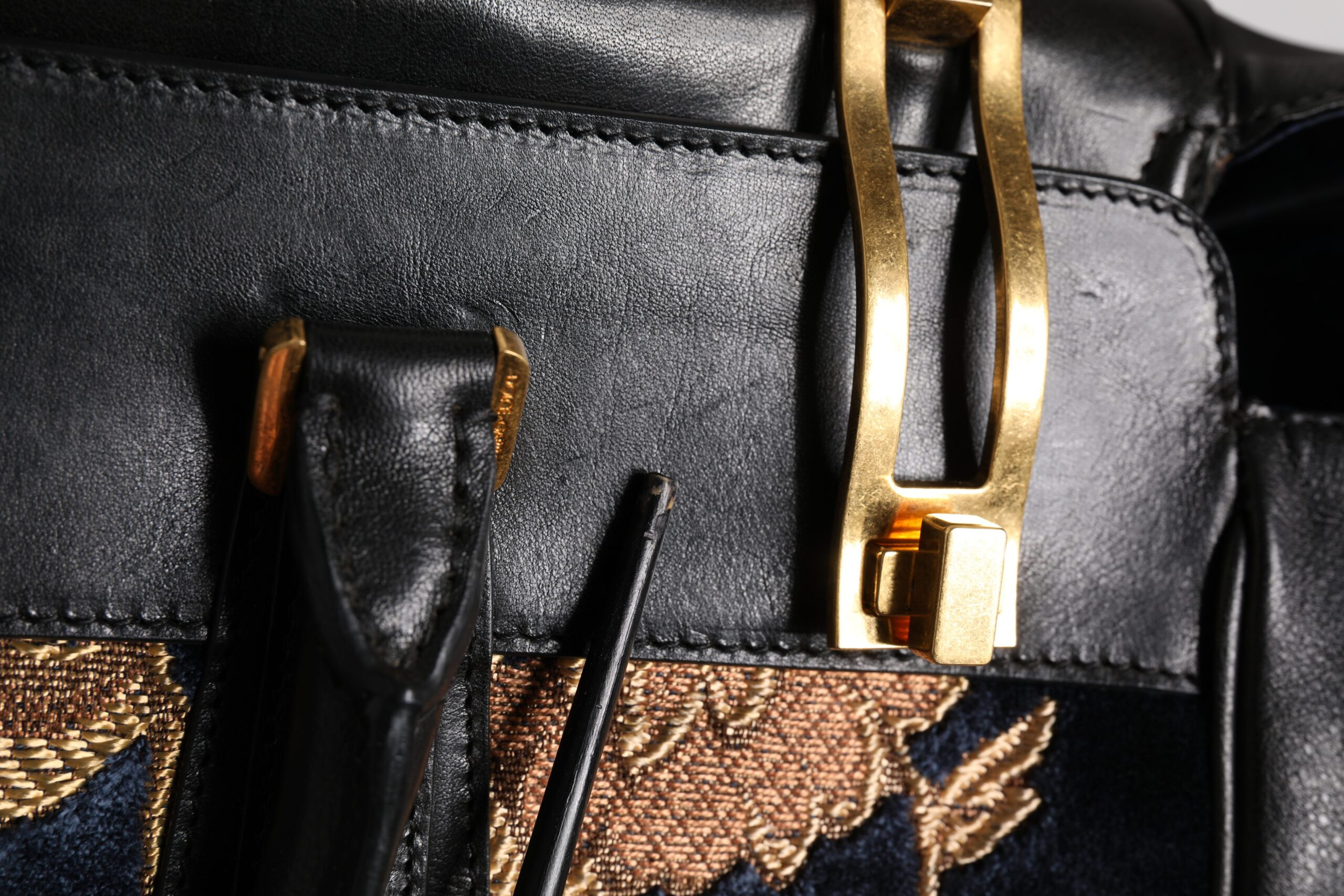Dolce & Gabbana yeng sumkasi