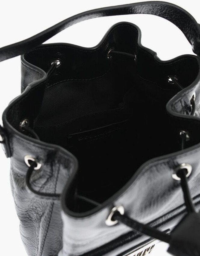 Сумка Dsquared2 Vinil Leather Bucket Bag с металлическими деталями