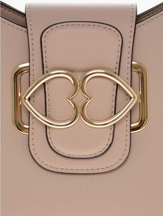 Moschino yeng sumkasi