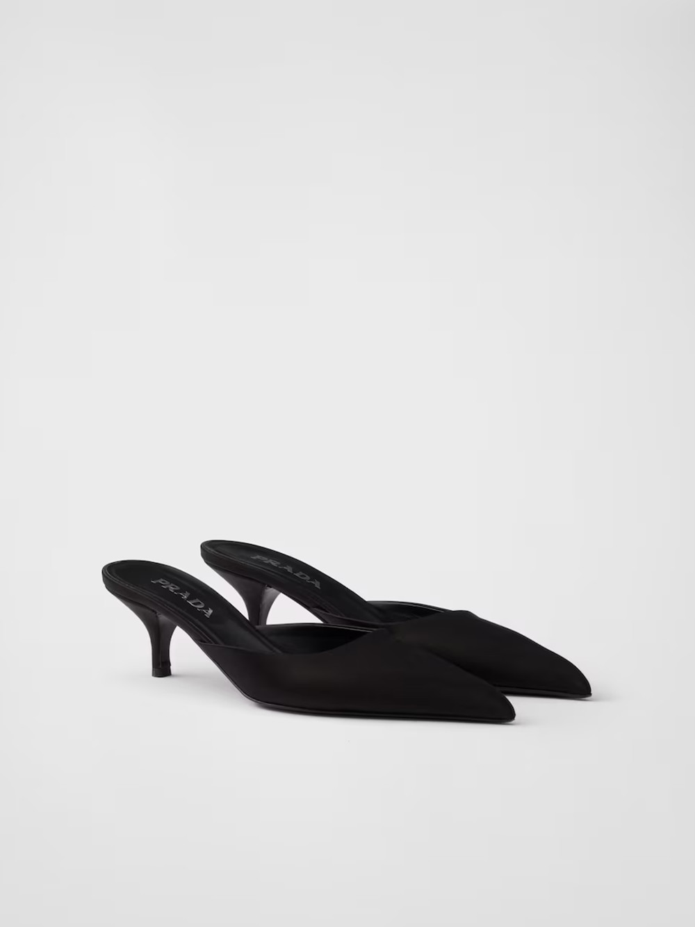 Черные атласные сабо Prada