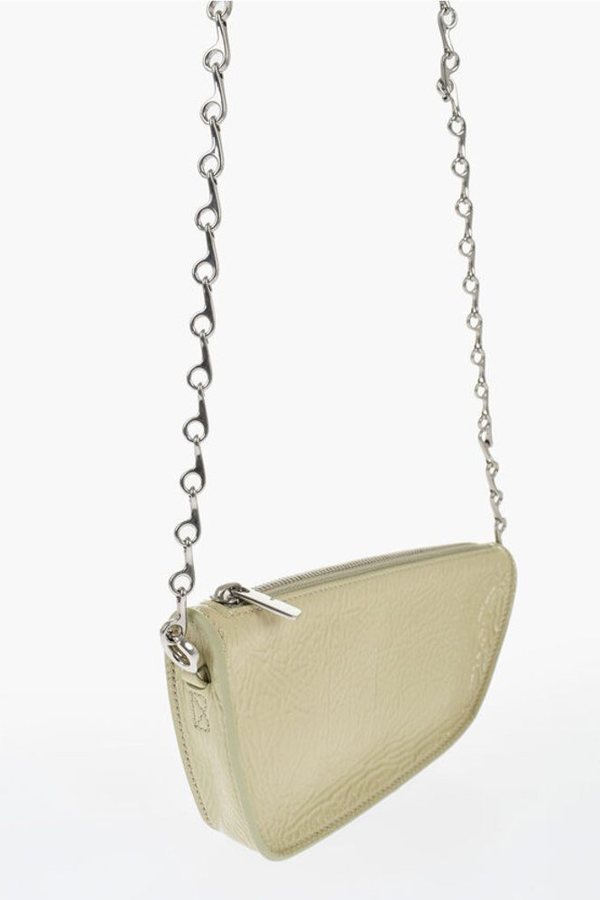 Rangli sumka Burberry Patent Teri MICRO SHIELD SLING Sumka zanjirli yelka bog'ichi bilan