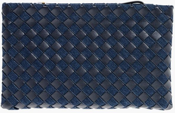 Клатч Bottega Veneta из плетеной кожи и денима