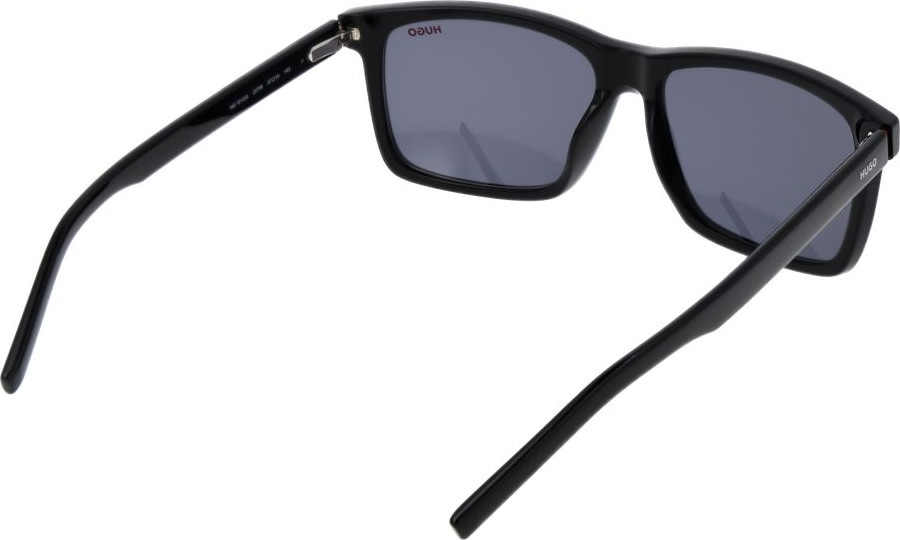 Солнцезащитные очки Hugo Boss