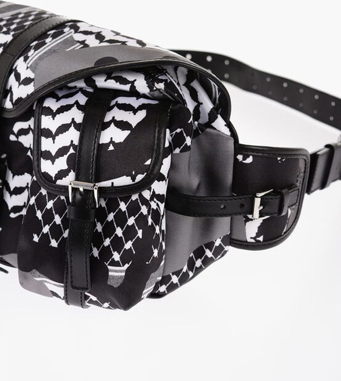 Сумка Neil Barrett с узором KEFIAH Maxi Bum Bag
