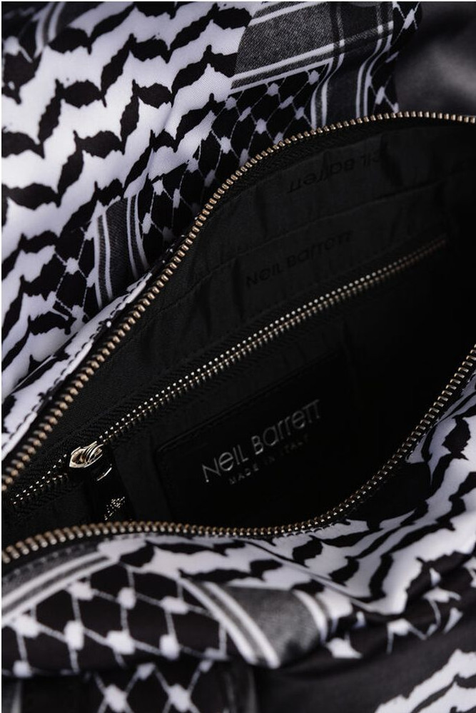 Сумка Neil Barrett с узором KEFIAH Maxi Bum Bag