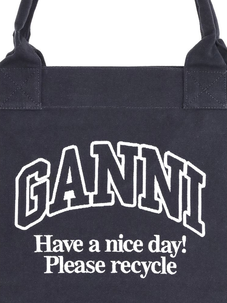 GANNI uchun katta o'lchamdagi mato sumkasi