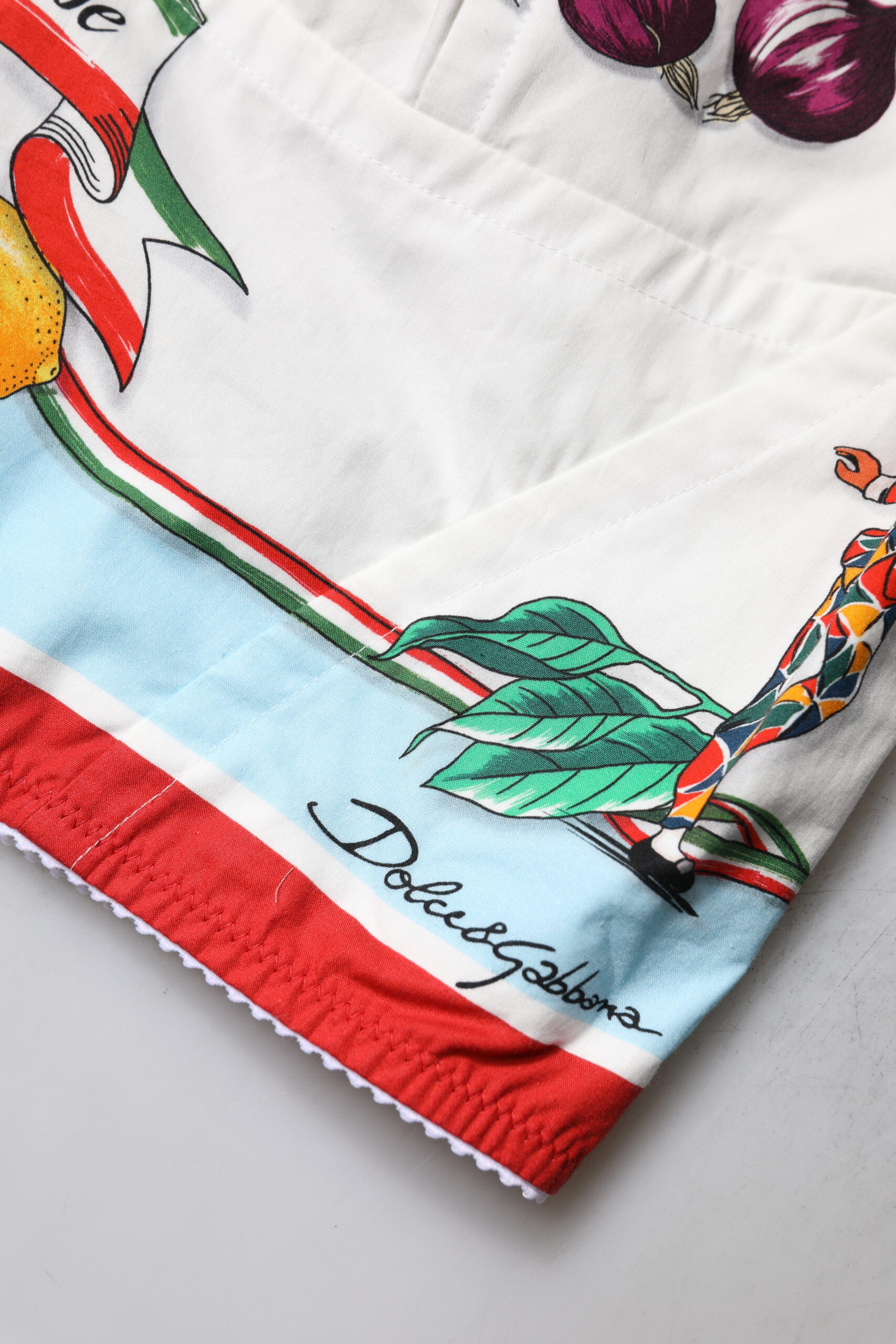 Dolce & Gabbana oq sabzavotli naqshli qisqa ustki